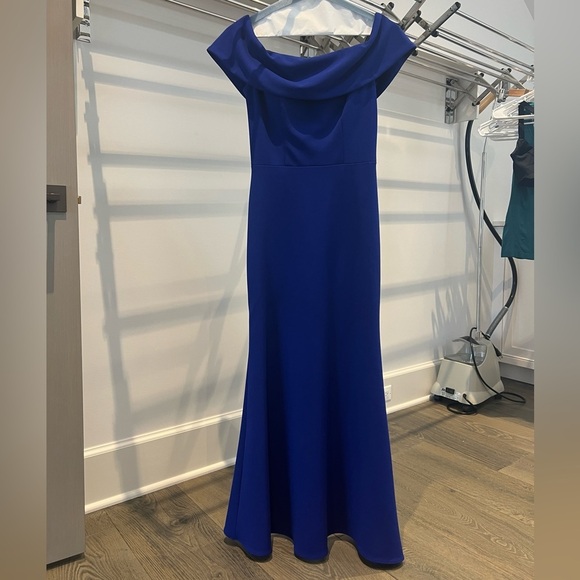 Bloomingdale exclusive Aqua brand off the shoulder Scuba Crepe Gown blue Sz 6 - Picture 8 of 11